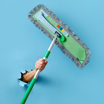Revolutionary magnetic flat mop system
